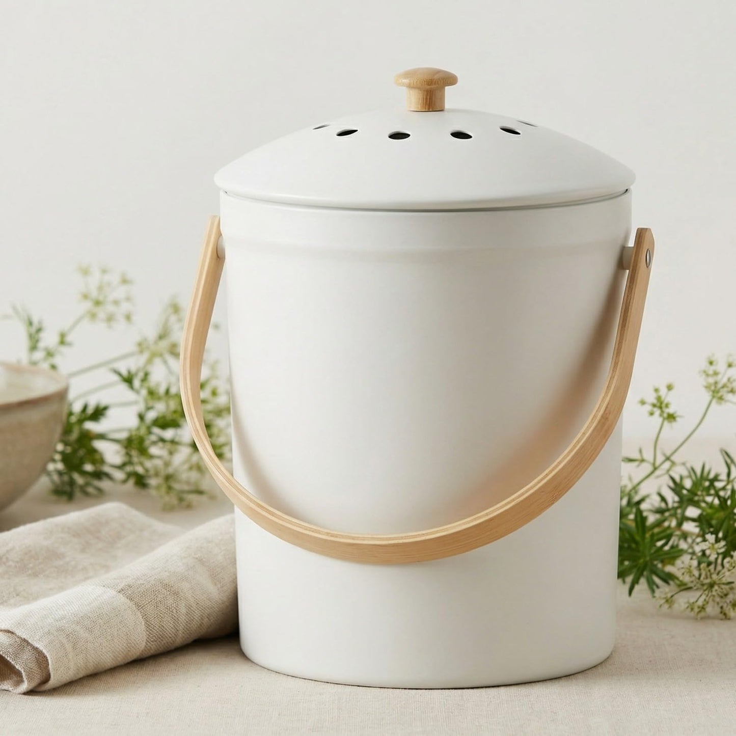 Aesthetic Compost Bin For Kitchen Countertop - Sturdy Indoor Food Waste Recycle Bin With Lid - The Perfect Stylish 1.1 Gallon Rust Free Compost Kanister