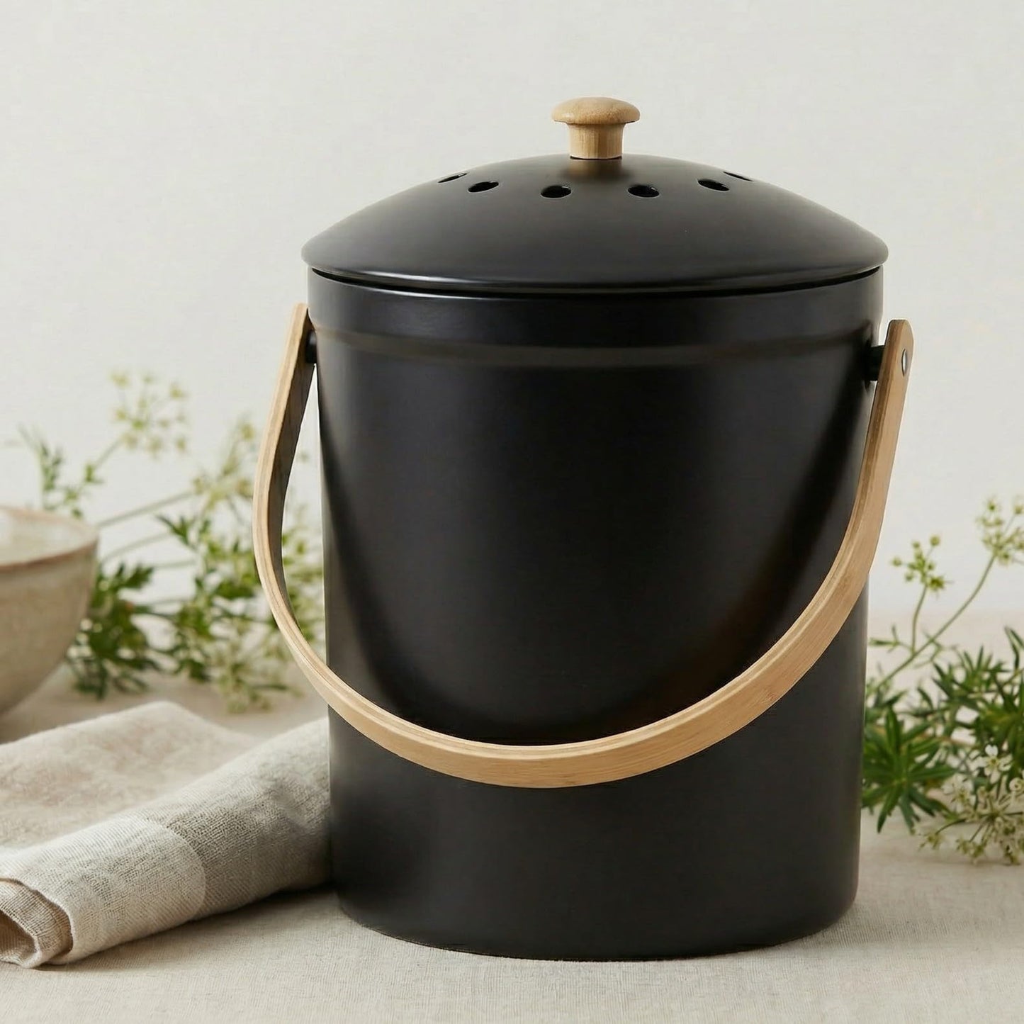 Aesthetic Compost Bin For Kitchen Countertop - Sturdy Indoor Food Waste Recycle Bin With Lid - The Perfect Stylish 1.1 Gallon Rust Free Compost Kanister