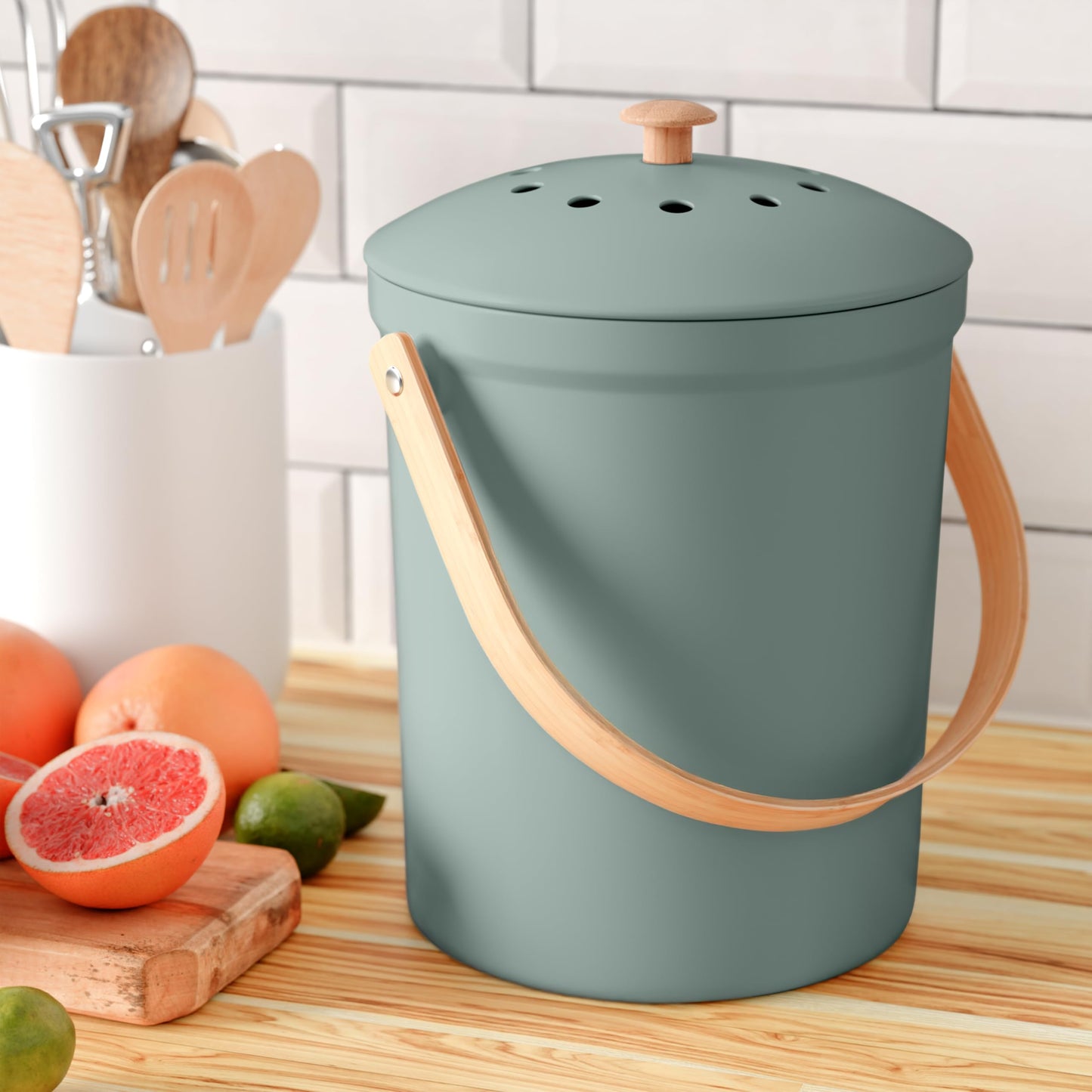 Aesthetic Compost Bin For Kitchen Countertop - Sturdy Indoor Food Waste Recycle Bin With Lid - The Perfect Stylish 1.1 Gallon Rust Free Compost Kanister