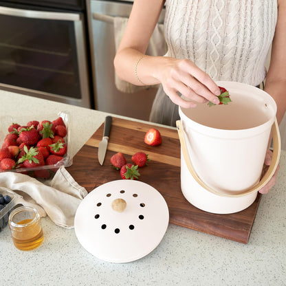 Aesthetic Compost Bin For Kitchen Countertop - Sturdy Indoor Food Waste Recycle Bin With Lid - The Perfect Stylish 1.1 Gallon Rust Free Compost Kanister