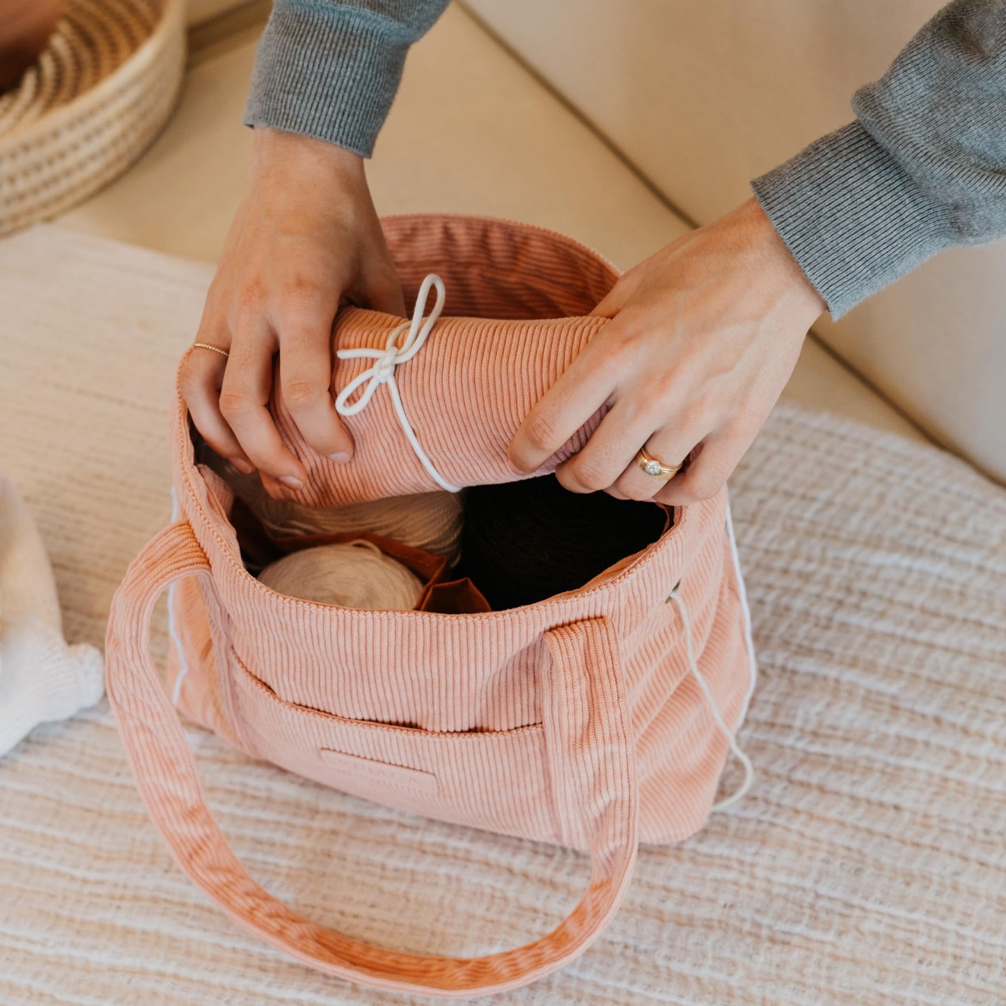 Stylish Yarn Bag for Crochet and Knitting Projects - Corduroy Crochet Organizer with 4 Interior Pockets and Yarn Holes - Perfect for Storing Hooks, Needles and Crafting Accessories