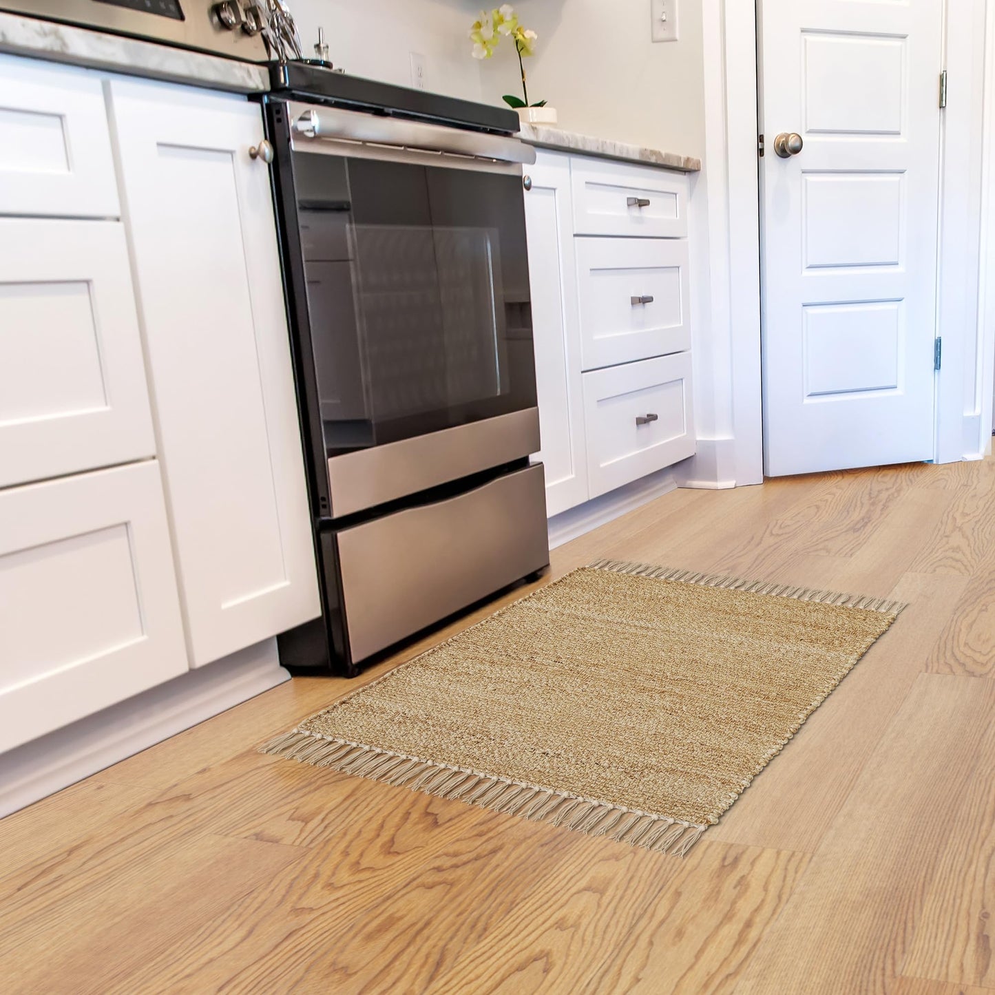 KIBAGA Beautiful Jute Rug for Your Home - This Natural 2x3 ft Hand Woven Rug Fits Perfectly Into Your Entry Area, Kitchen Or Living Room - Modern Braided Mat Enhances Any Boho/Farmhouse Decor