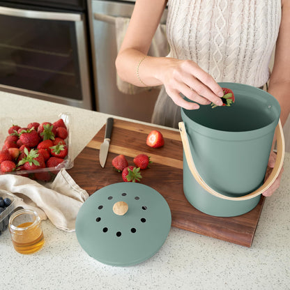 Aesthetic Compost Bin For Kitchen Countertop - Sturdy Indoor Food Waste Recycle Bin With Lid - The Perfect Stylish 1.1 Gallon Rust Free Compost Kanister